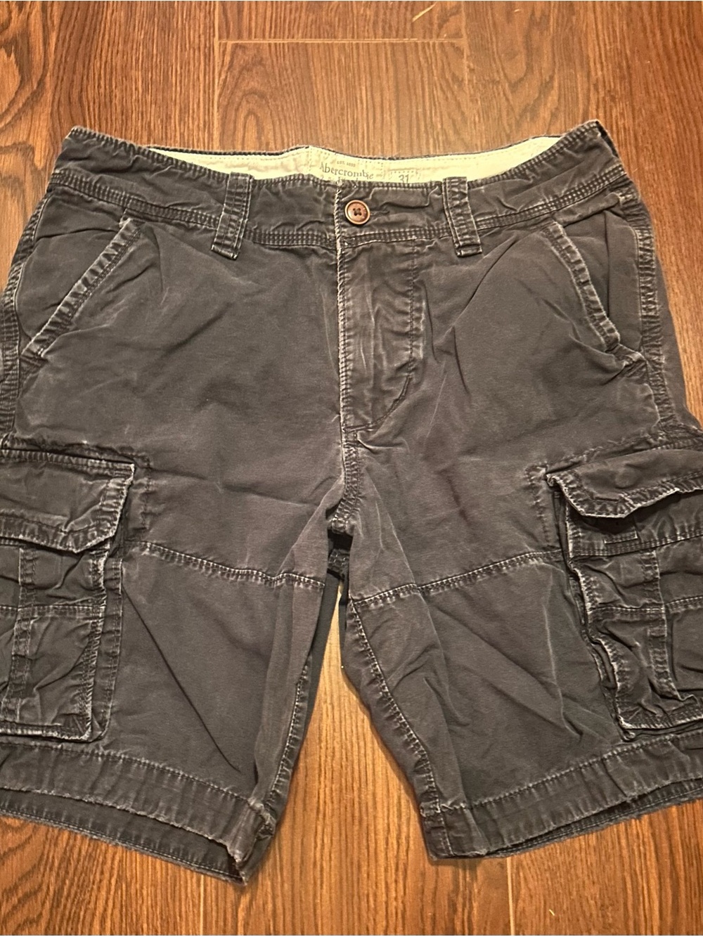 Abercrombie & Fitch Men's Washed Charcoal Cargo Shorts